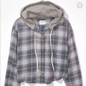 AE Cropped Hooded Flannel Shirt